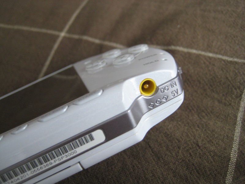 PSP-3000の電源コネクタ部分