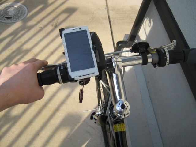 自転車にXperiaをマウントしたところ